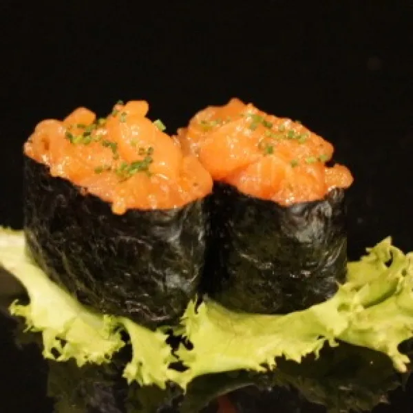 Gunkan de salmón (2u)