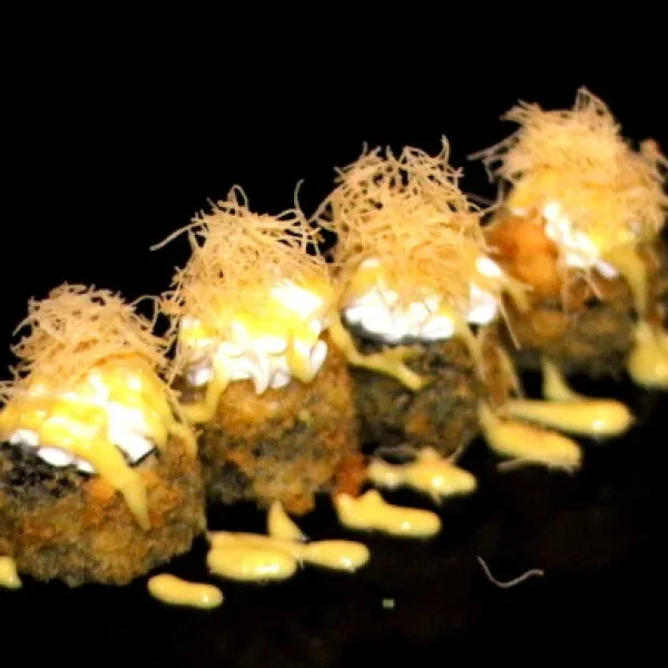 Maki queso fundido con katafi (4u)