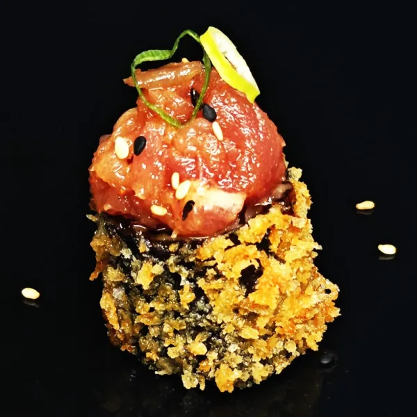 Maki frito con atún (4u)